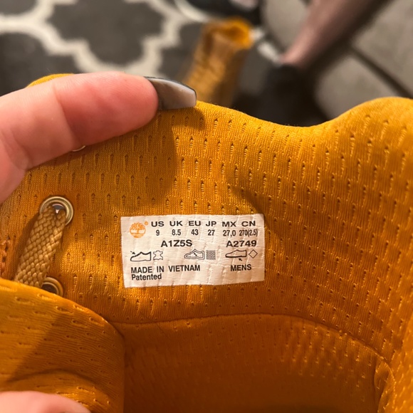 Mens timberland boots - Picture 3 of 3